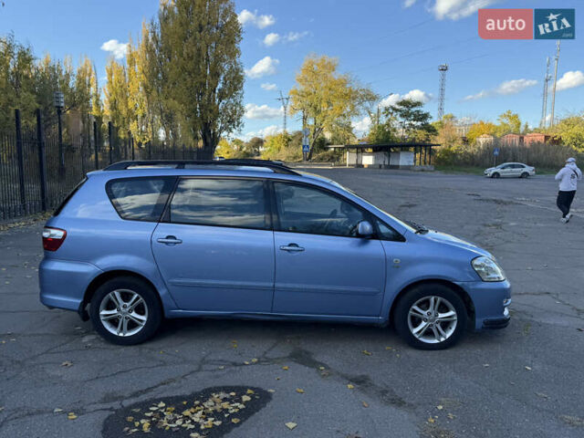 Синий Тойота Авенсис Версо, объемом двигателя 2 л и пробегом 336 тыс. км за 5350 $, фото 22 на Automoto.ua