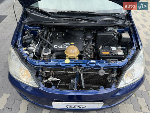 Синий Тойота Авенсис Версо, объемом двигателя 2 л и пробегом 373 тыс. км за 3650 $, фото 17 на Automoto.ua