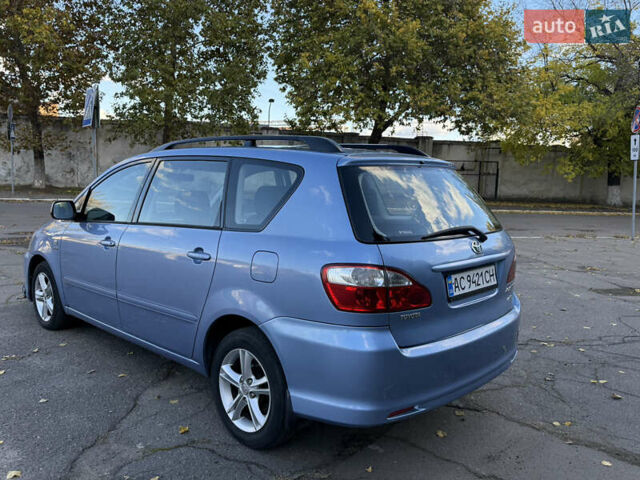Синий Тойота Авенсис Версо, объемом двигателя 2 л и пробегом 336 тыс. км за 5350 $, фото 18 на Automoto.ua