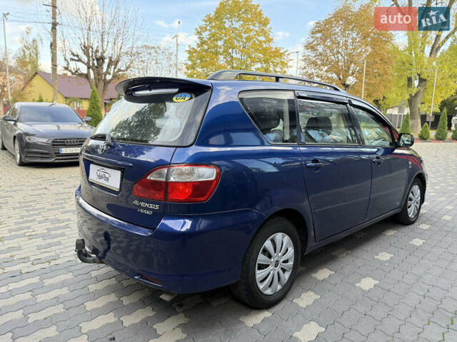 Синий Тойота Авенсис Версо, объемом двигателя 2 л и пробегом 373 тыс. км за 3650 $, фото 4 на Automoto.ua
