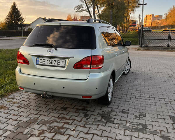 Зеленый Тойота Авенсис Версо, объемом двигателя 2 л и пробегом 330 тыс. км за 4950 $, фото 2 на Automoto.ua