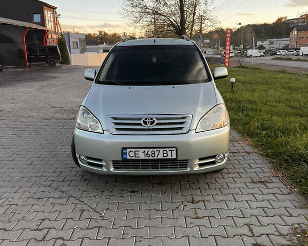 Зеленый Тойота Авенсис Версо, объемом двигателя 2 л и пробегом 330 тыс. км за 4950 $, фото 1 на Automoto.ua