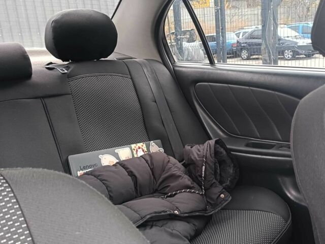 Белый Тойота Авенсис, объемом двигателя 2 л и пробегом 399 тыс. км за 3800 $, фото 20 на Automoto.ua