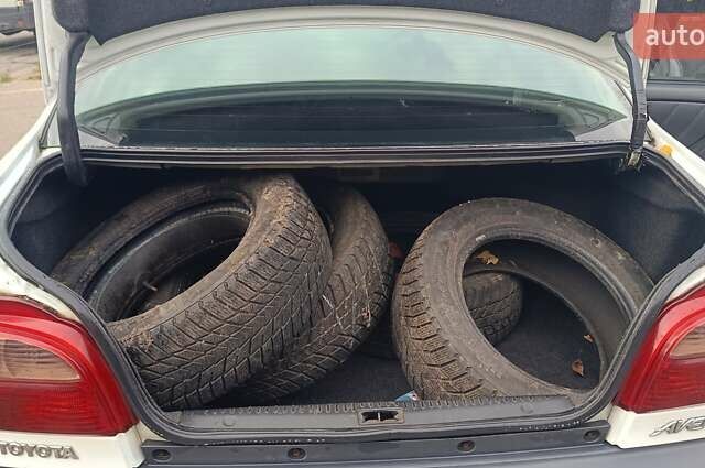 Белый Тойота Авенсис, объемом двигателя 2 л и пробегом 550 тыс. км за 3800 $, фото 6 на Automoto.ua