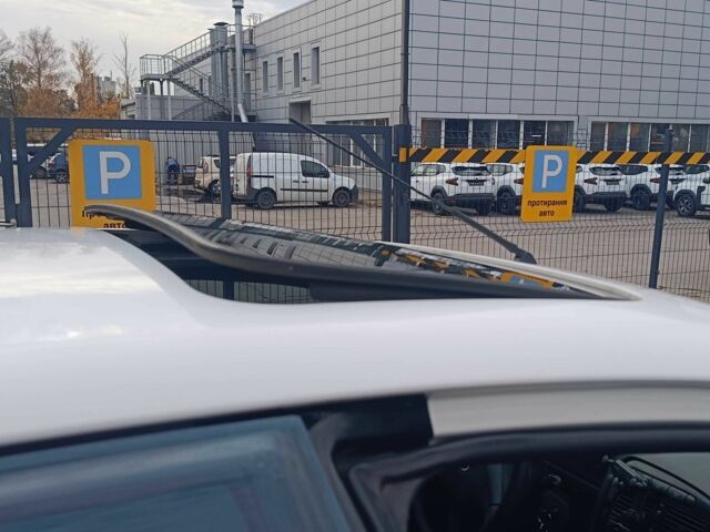 Белый Тойота Авенсис, объемом двигателя 2 л и пробегом 399 тыс. км за 3800 $, фото 8 на Automoto.ua