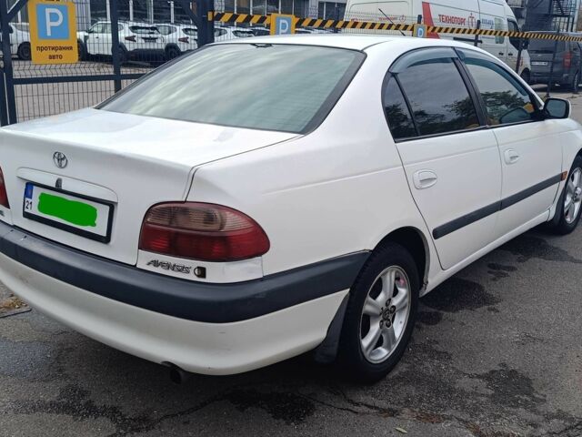 Белый Тойота Авенсис, объемом двигателя 2 л и пробегом 399 тыс. км за 3800 $, фото 9 на Automoto.ua