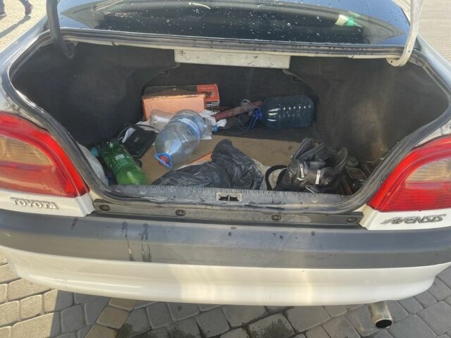 Белый Тойота Авенсис, объемом двигателя 1.8 л и пробегом 228 тыс. км за 4200 $, фото 10 на Automoto.ua