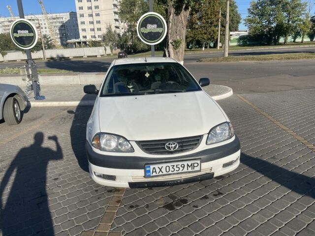 Белый Тойота Авенсис, объемом двигателя 1.8 л и пробегом 228 тыс. км за 4200 $, фото 12 на Automoto.ua