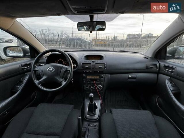 Білий Тойота Авенсіс, об'ємом двигуна 1.8 л та пробігом 178 тис. км за 3800 $, фото 13 на Automoto.ua