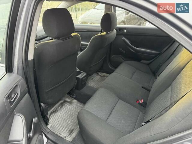 Білий Тойота Авенсіс, об'ємом двигуна 1.8 л та пробігом 178 тис. км за 3800 $, фото 9 на Automoto.ua