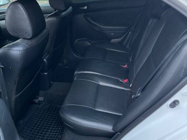 Белый Тойота Авенсис, объемом двигателя 2 л и пробегом 3 тыс. км за 2700 $, фото 2 на Automoto.ua