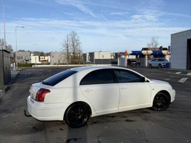 Белый Тойота Авенсис, объемом двигателя 2 л и пробегом 222 тыс. км за 2450 $, фото 5 на Automoto.ua