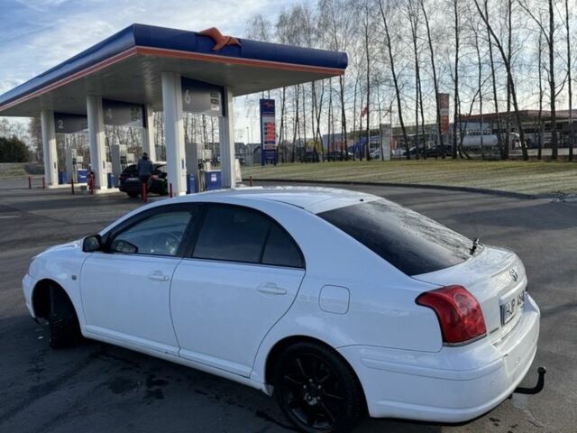 Белый Тойота Авенсис, объемом двигателя 2 л и пробегом 222 тыс. км за 2450 $, фото 3 на Automoto.ua