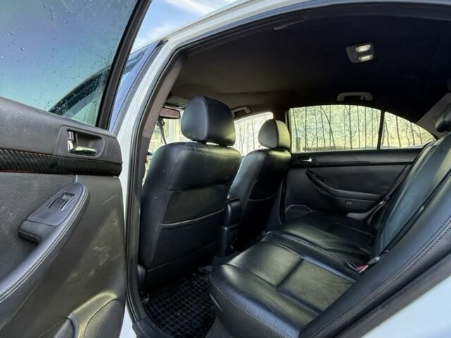 Белый Тойота Авенсис, объемом двигателя 2 л и пробегом 222 тыс. км за 2450 $, фото 7 на Automoto.ua
