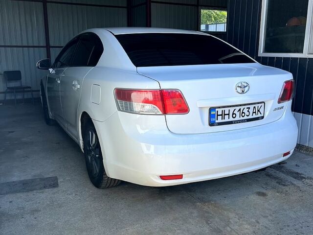 Білий Тойота Авенсіс, об'ємом двигуна 2 л та пробігом 220 тис. км за 7600 $, фото 3 на Automoto.ua