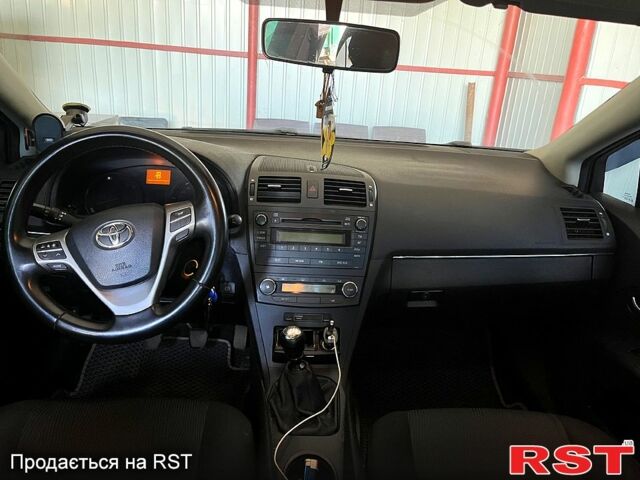 Білий Тойота Авенсіс, об'ємом двигуна 2 л та пробігом 220 тис. км за 7600 $, фото 4 на Automoto.ua