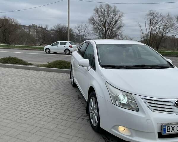 Білий Тойота Авенсіс, об'ємом двигуна 2 л та пробігом 254 тис. км за 9600 $, фото 3 на Automoto.ua