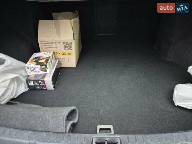 Білий Тойота Авенсіс, об'ємом двигуна 2 л та пробігом 219 тис. км за 7900 $, фото 30 на Automoto.ua