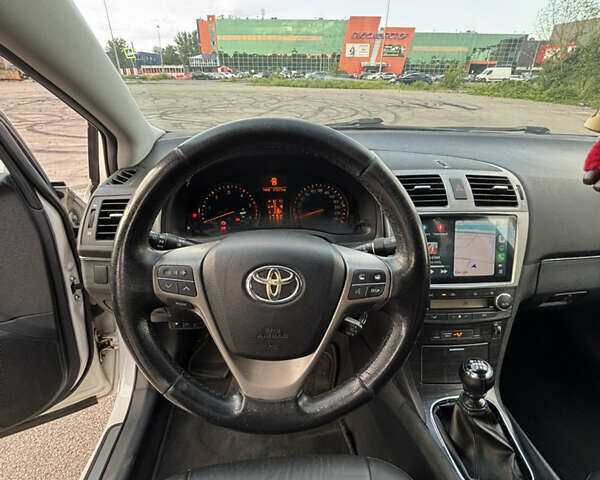 Белый Тойота Авенсис, объемом двигателя 2 л и пробегом 372 тыс. км за 7700 $, фото 19 на Automoto.ua