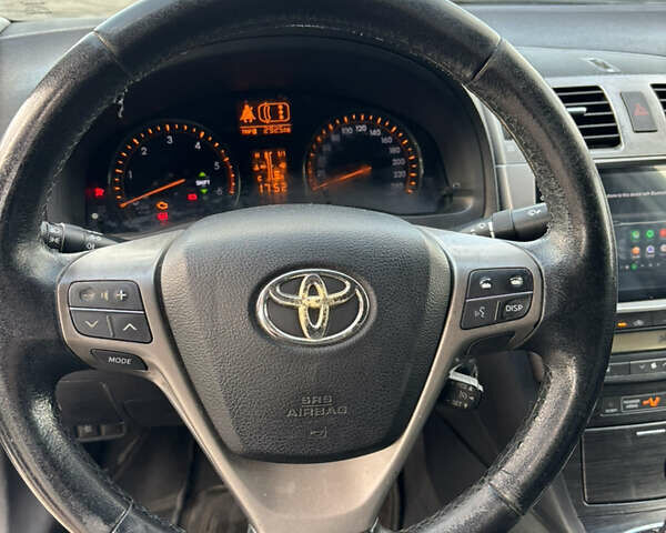 Белый Тойота Авенсис, объемом двигателя 2 л и пробегом 372 тыс. км за 7700 $, фото 18 на Automoto.ua