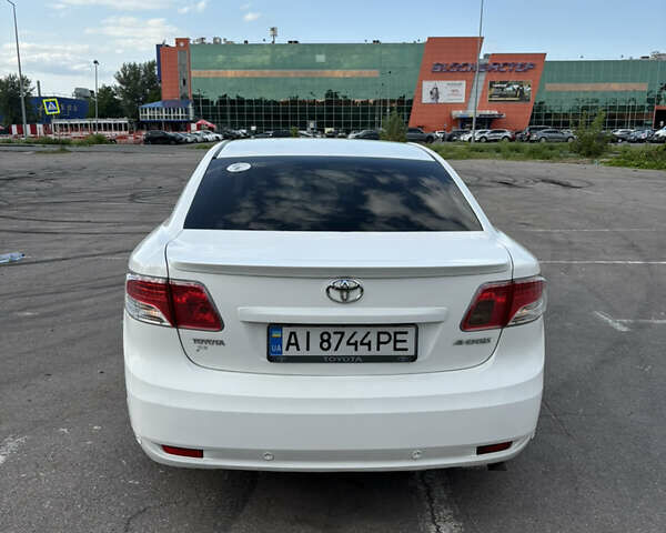 Белый Тойота Авенсис, объемом двигателя 2 л и пробегом 372 тыс. км за 7700 $, фото 6 на Automoto.ua