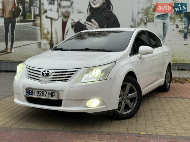 Белый Тойота Авенсис, объемом двигателя 1.8 л и пробегом 164 тыс. км за 8800 $, фото 3 на Automoto.ua
