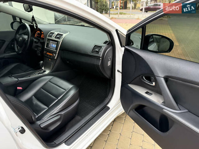 Белый Тойота Авенсис, объемом двигателя 1.8 л и пробегом 164 тыс. км за 8800 $, фото 17 на Automoto.ua