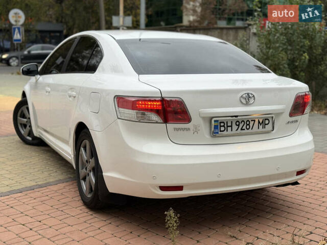 Белый Тойота Авенсис, объемом двигателя 1.8 л и пробегом 164 тыс. км за 8800 $, фото 6 на Automoto.ua