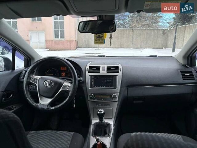 Белый Тойота Авенсис, объемом двигателя 1.8 л и пробегом 250 тыс. км за 9700 $, фото 16 на Automoto.ua