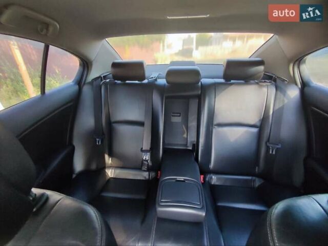 Белый Тойота Авенсис, объемом двигателя 2 л и пробегом 276 тыс. км за 9000 $, фото 16 на Automoto.ua