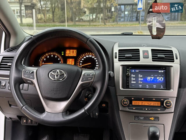 Белый Тойота Авенсис, объемом двигателя 1.8 л и пробегом 164 тыс. км за 8800 $, фото 12 на Automoto.ua