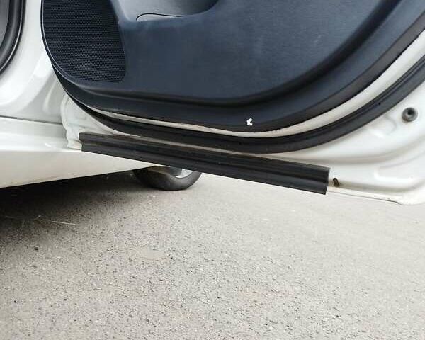 Белый Тойота Авенсис, объемом двигателя 1.8 л и пробегом 138 тыс. км за 9300 $, фото 41 на Automoto.ua