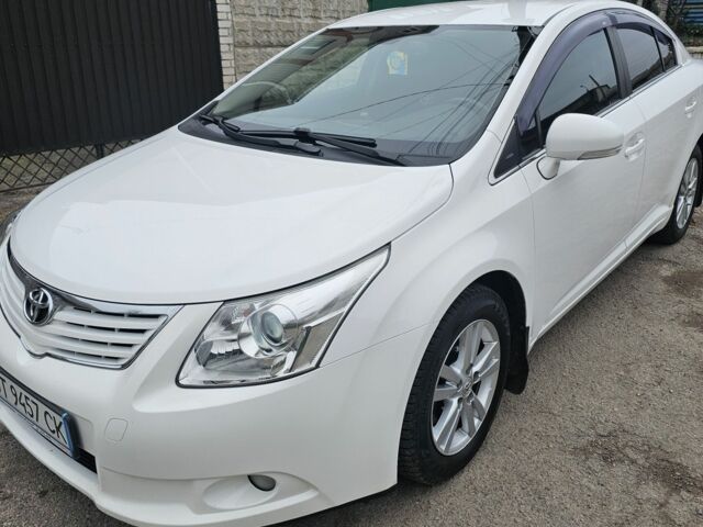 Белый Тойота Авенсис, объемом двигателя 0 л и пробегом 205 тыс. км за 9999 $, фото 2 на Automoto.ua