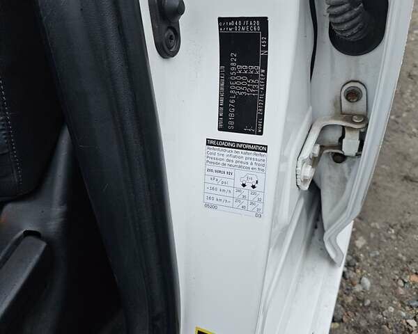 Белый Тойота Авенсис, объемом двигателя 1.8 л и пробегом 205 тыс. км за 9999 $, фото 16 на Automoto.ua