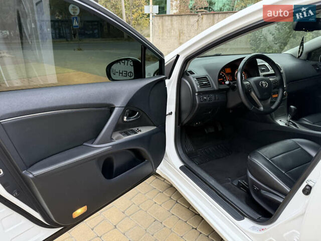 Белый Тойота Авенсис, объемом двигателя 1.8 л и пробегом 164 тыс. км за 8800 $, фото 7 на Automoto.ua