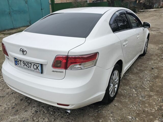 Белый Тойота Авенсис, объемом двигателя 0 л и пробегом 205 тыс. км за 9999 $, фото 6 на Automoto.ua