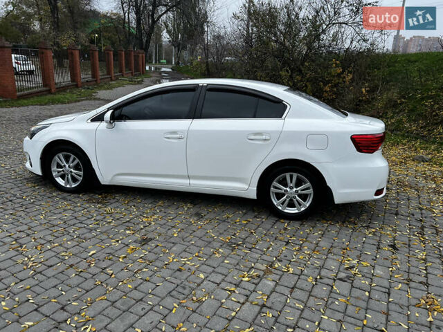 Белый Тойота Авенсис, объемом двигателя 1.8 л и пробегом 135 тыс. км за 12700 $, фото 12 на Automoto.ua
