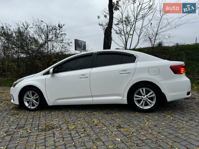 Белый Тойота Авенсис, объемом двигателя 1.8 л и пробегом 135 тыс. км за 12700 $, фото 1 на Automoto.ua
