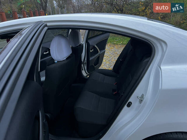 Белый Тойота Авенсис, объемом двигателя 1.8 л и пробегом 135 тыс. км за 12700 $, фото 24 на Automoto.ua