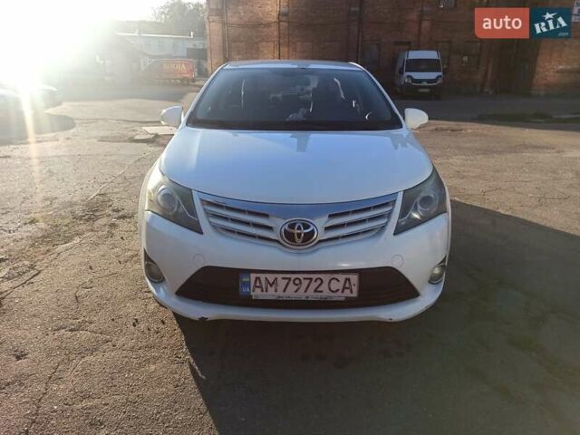 Белый Тойота Авенсис, объемом двигателя 1.8 л и пробегом 255 тыс. км за 9500 $, фото 1 на Automoto.ua
