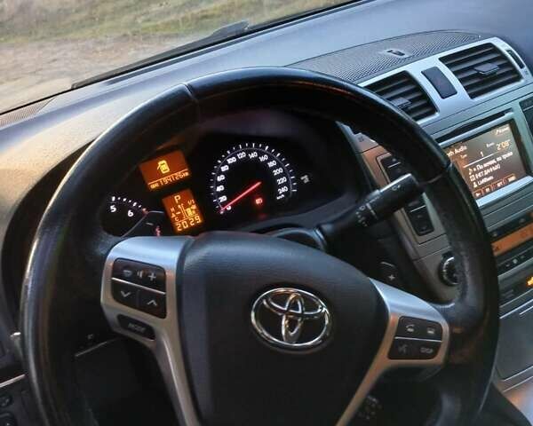 Белый Тойота Авенсис, объемом двигателя 2 л и пробегом 194 тыс. км за 9800 $, фото 11 на Automoto.ua