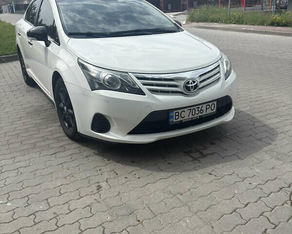 Белый Тойота Авенсис, объемом двигателя 2 л и пробегом 284 тыс. км за 9300 $, фото 2 на Automoto.ua