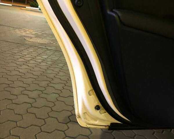 Білий Тойота Авенсіс, об'ємом двигуна 2 л та пробігом 227 тис. км за 10800 $, фото 16 на Automoto.ua