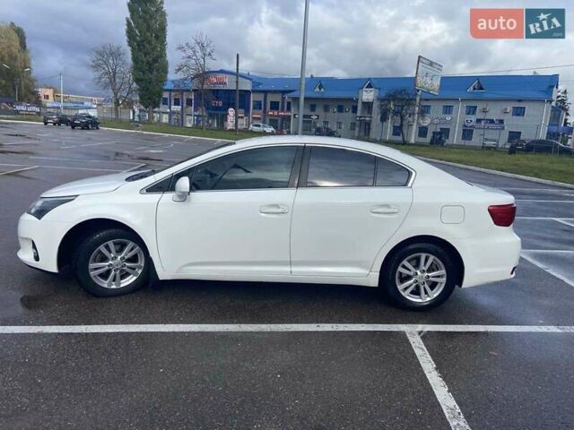 Белый Тойота Авенсис, объемом двигателя 1.8 л и пробегом 180 тыс. км за 11700 $, фото 5 на Automoto.ua