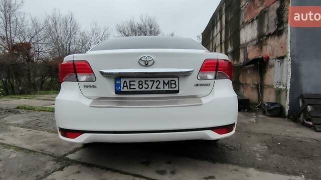 Белый Тойота Авенсис, объемом двигателя 1.8 л и пробегом 257 тыс. км за 9600 $, фото 5 на Automoto.ua