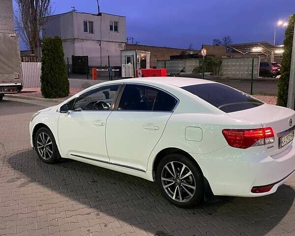 Білий Тойота Авенсіс, об'ємом двигуна 2 л та пробігом 227 тис. км за 10800 $, фото 3 на Automoto.ua