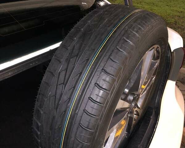 Білий Тойота Авенсіс, об'ємом двигуна 2 л та пробігом 227 тис. км за 10800 $, фото 19 на Automoto.ua