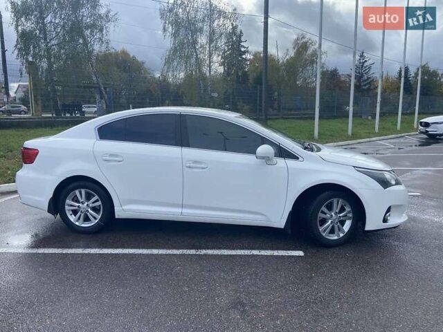 Белый Тойота Авенсис, объемом двигателя 1.8 л и пробегом 180 тыс. км за 11700 $, фото 4 на Automoto.ua