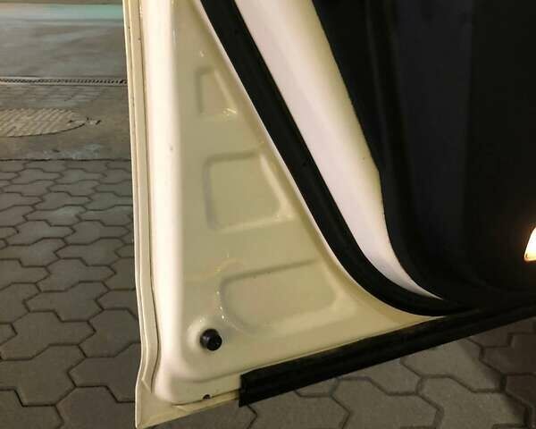 Білий Тойота Авенсіс, об'ємом двигуна 2 л та пробігом 227 тис. км за 10800 $, фото 15 на Automoto.ua