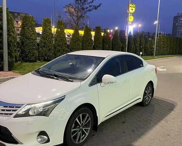 Білий Тойота Авенсіс, об'ємом двигуна 2 л та пробігом 227 тис. км за 10800 $, фото 2 на Automoto.ua